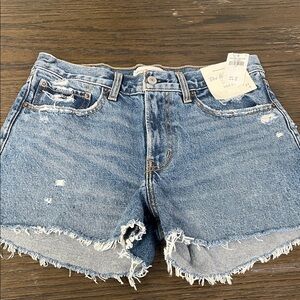 Abercrombie mid rise the boyfriend short size 27/4